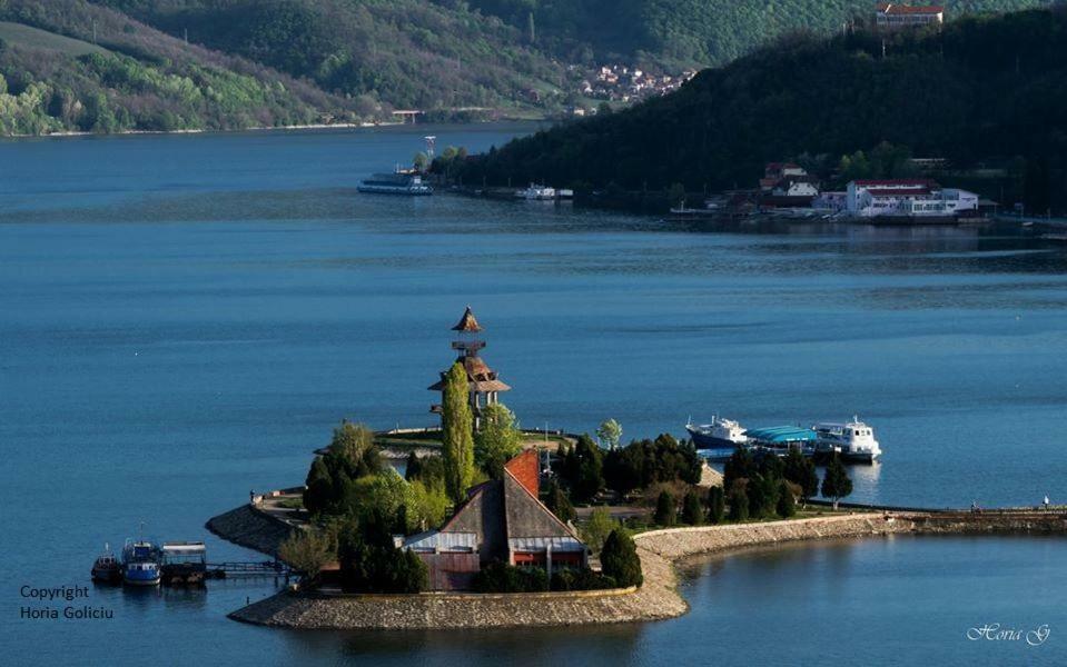 Adrya Leilighet Orşova Eksteriør bilde